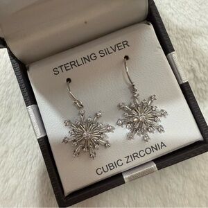 Sterling Silver Snowflake Earrings NWT Christmas Holiday